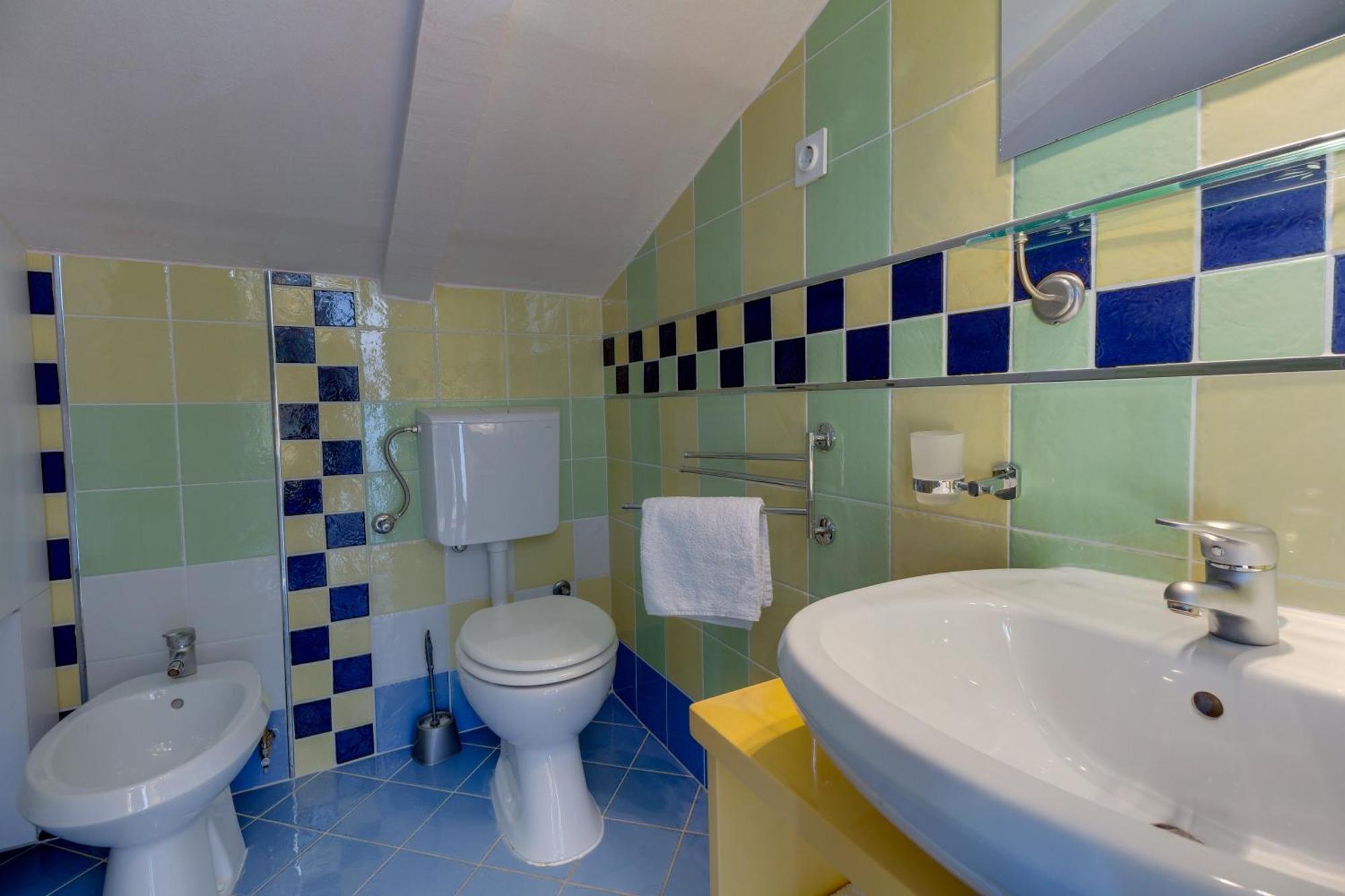 Apartments Mandarina Mali Losinj Bilik gambar