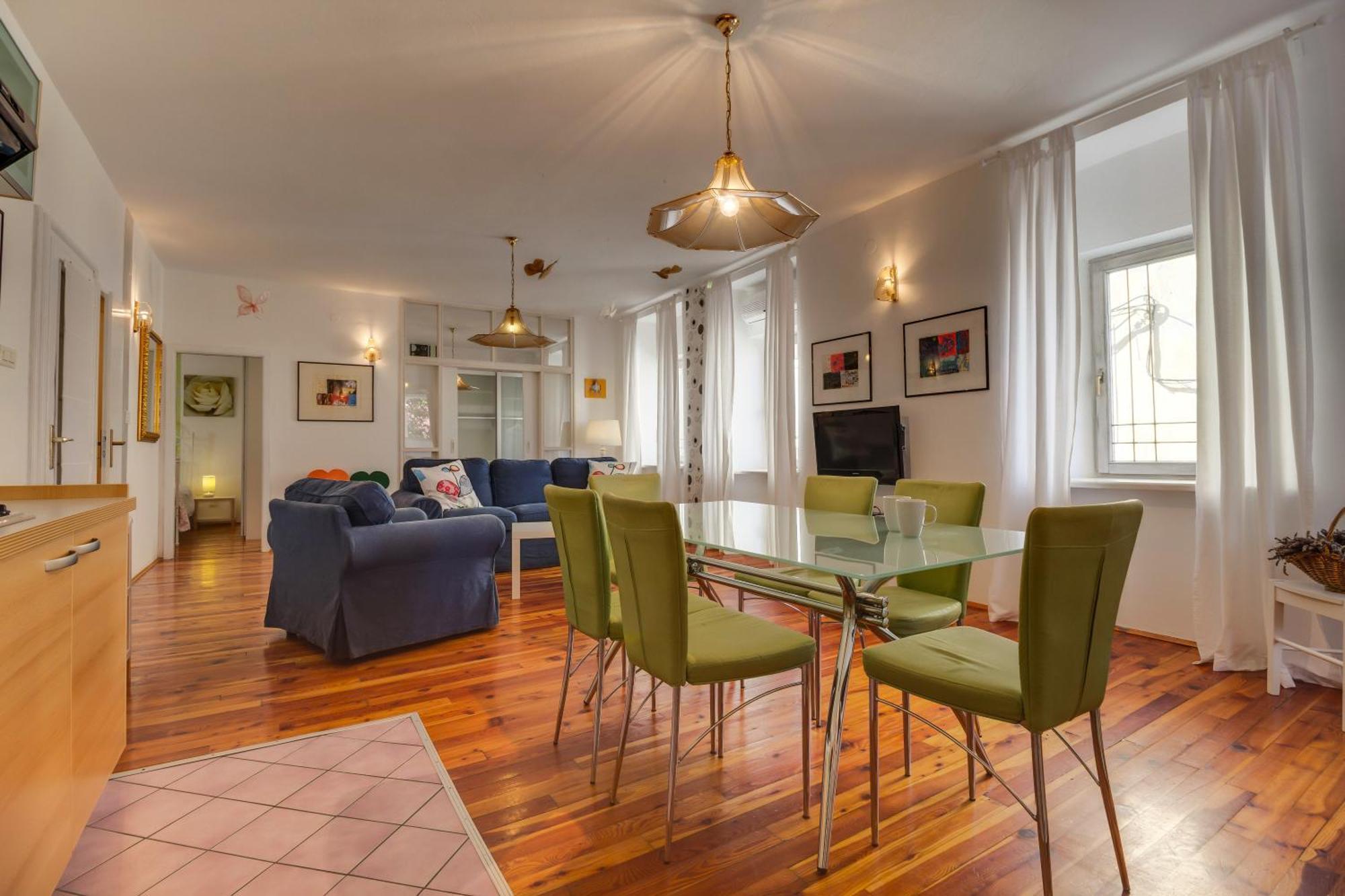 Apartments Mandarina Mali Losinj Bilik gambar