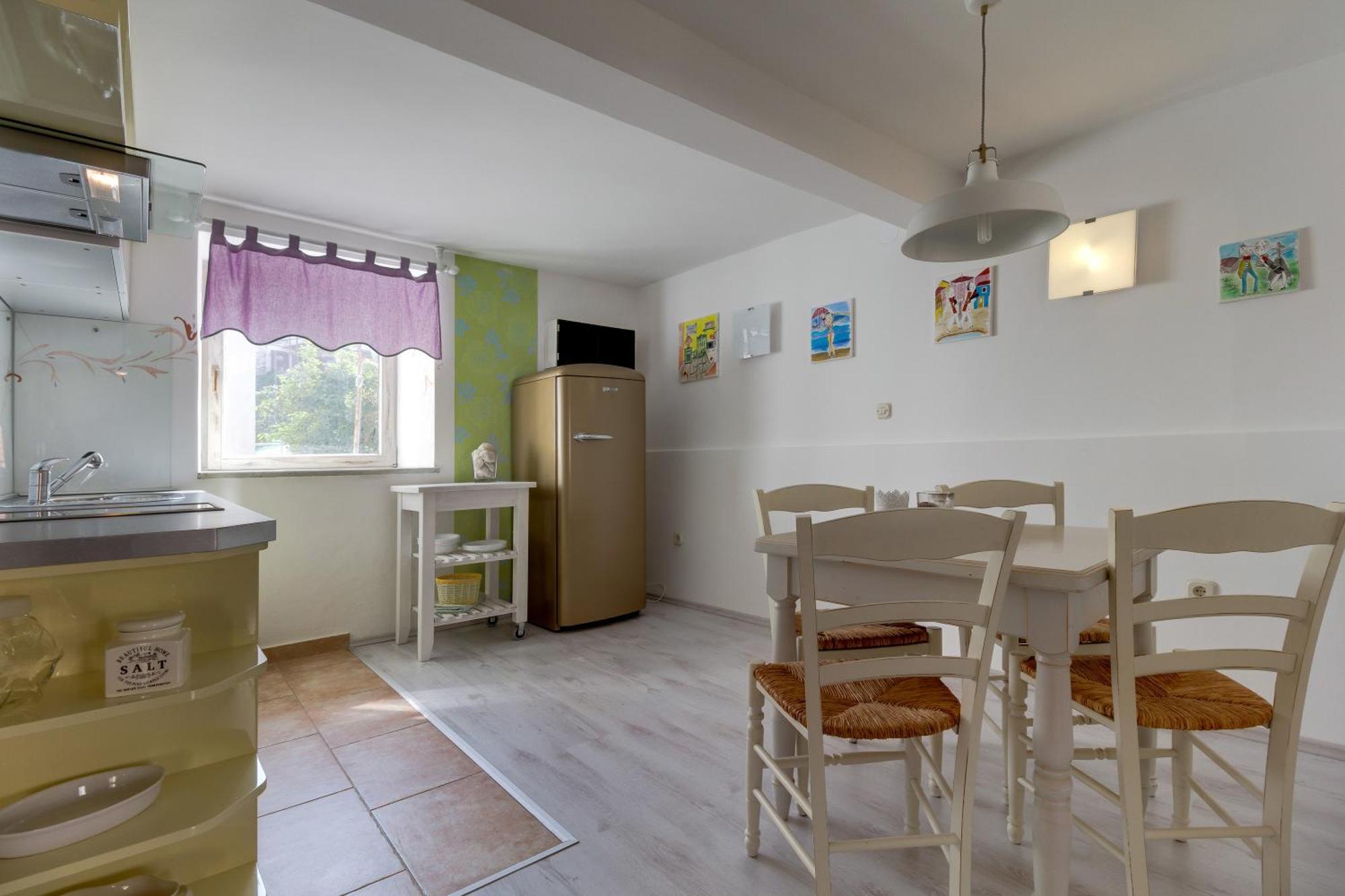 Apartments Mandarina Mali Losinj Bilik gambar