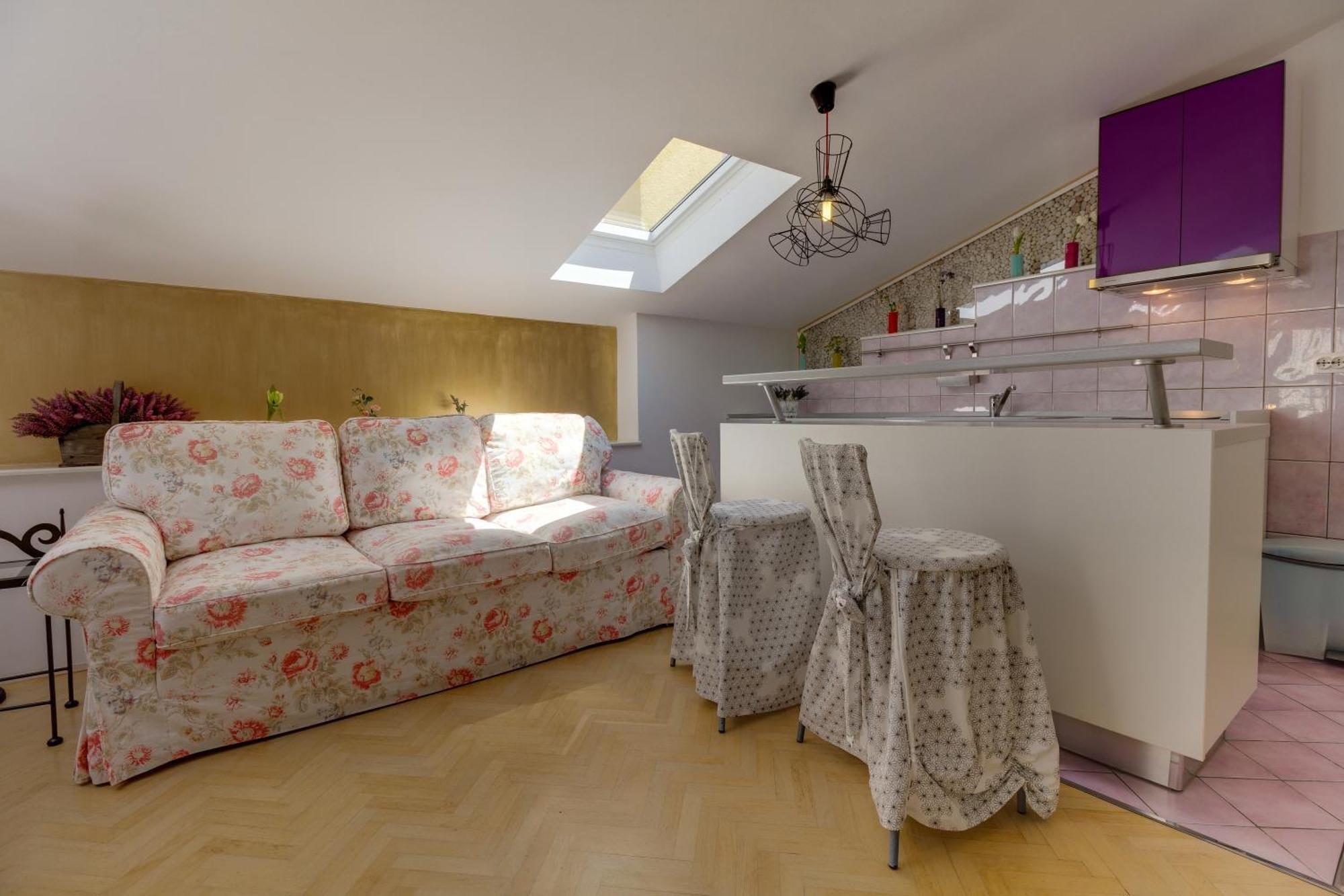 Apartments Mandarina Mali Losinj Bilik gambar