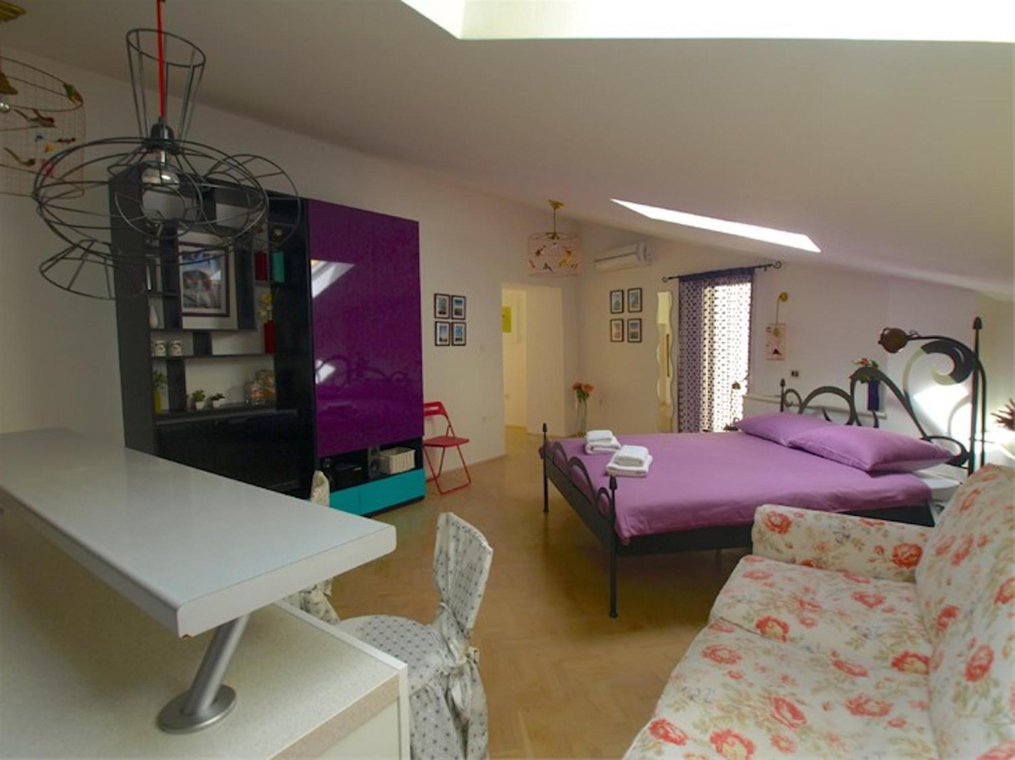 Apartments Mandarina Mali Losinj Bilik gambar