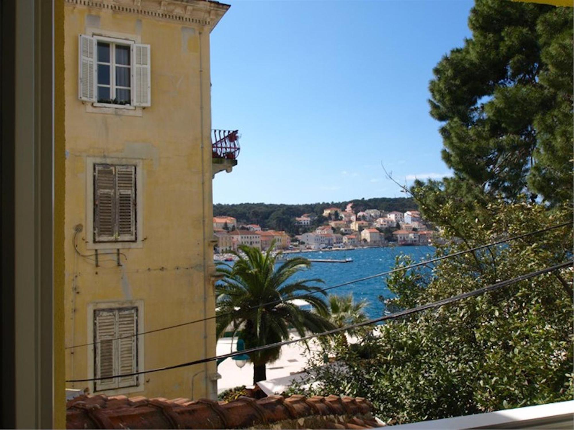 Apartments Mandarina Mali Losinj Bilik gambar