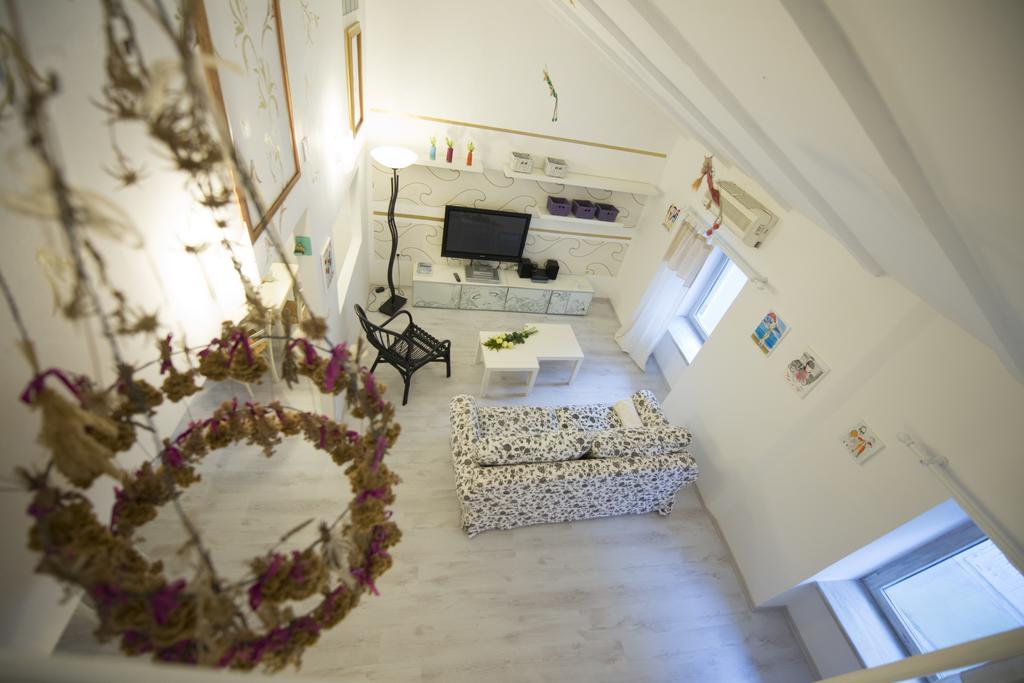 Apartments Mandarina Mali Losinj Bilik gambar