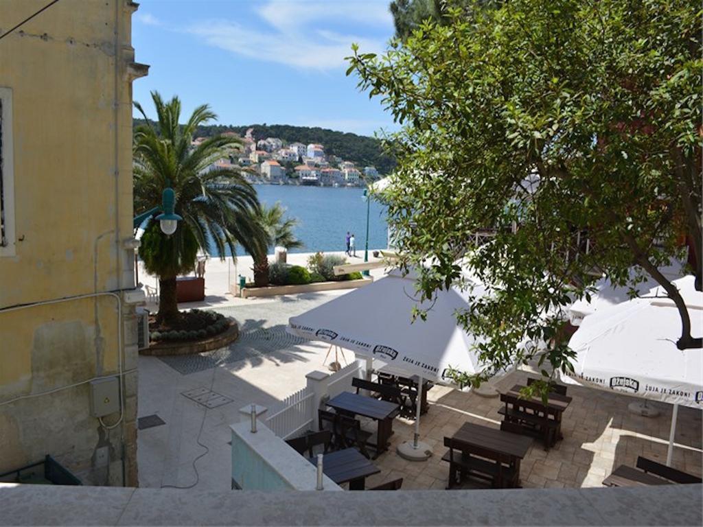 Apartments Mandarina Mali Losinj Luaran gambar